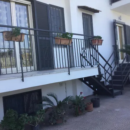 Maria's Bed & Breakfast 3*