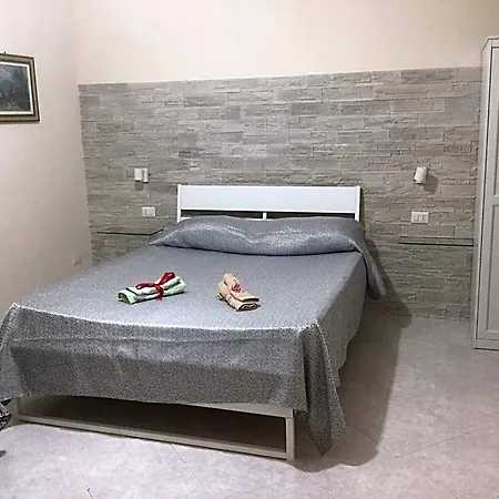 Maria's 3*